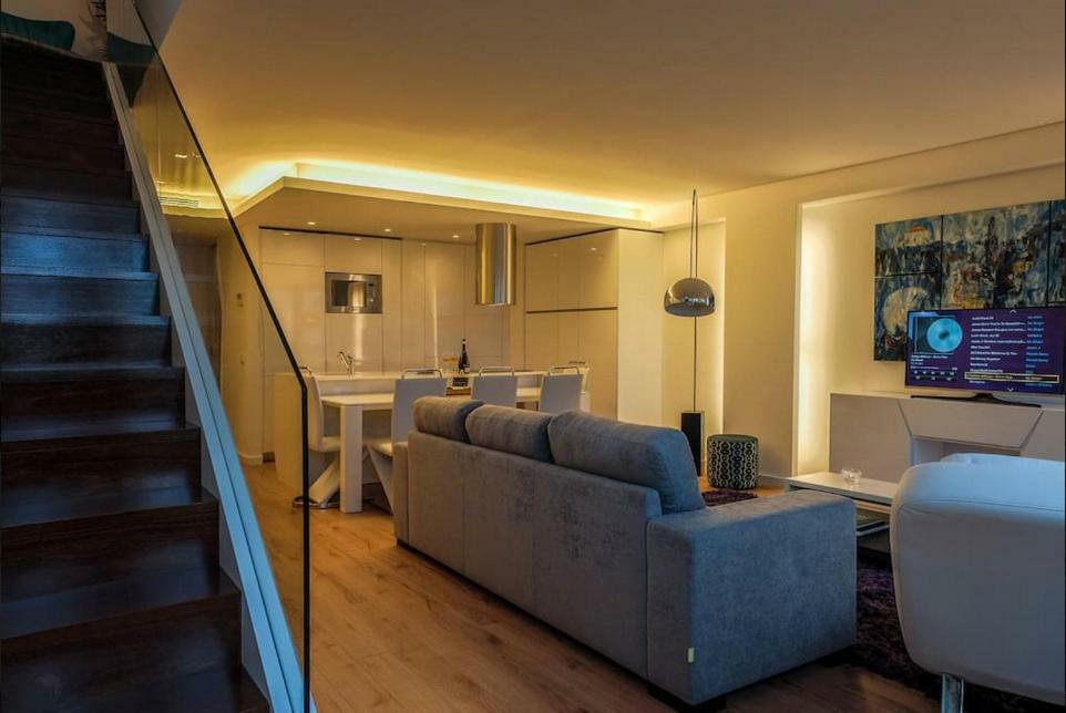 Stylish Duplex Downtown Apartment ポルト エクステリア 写真